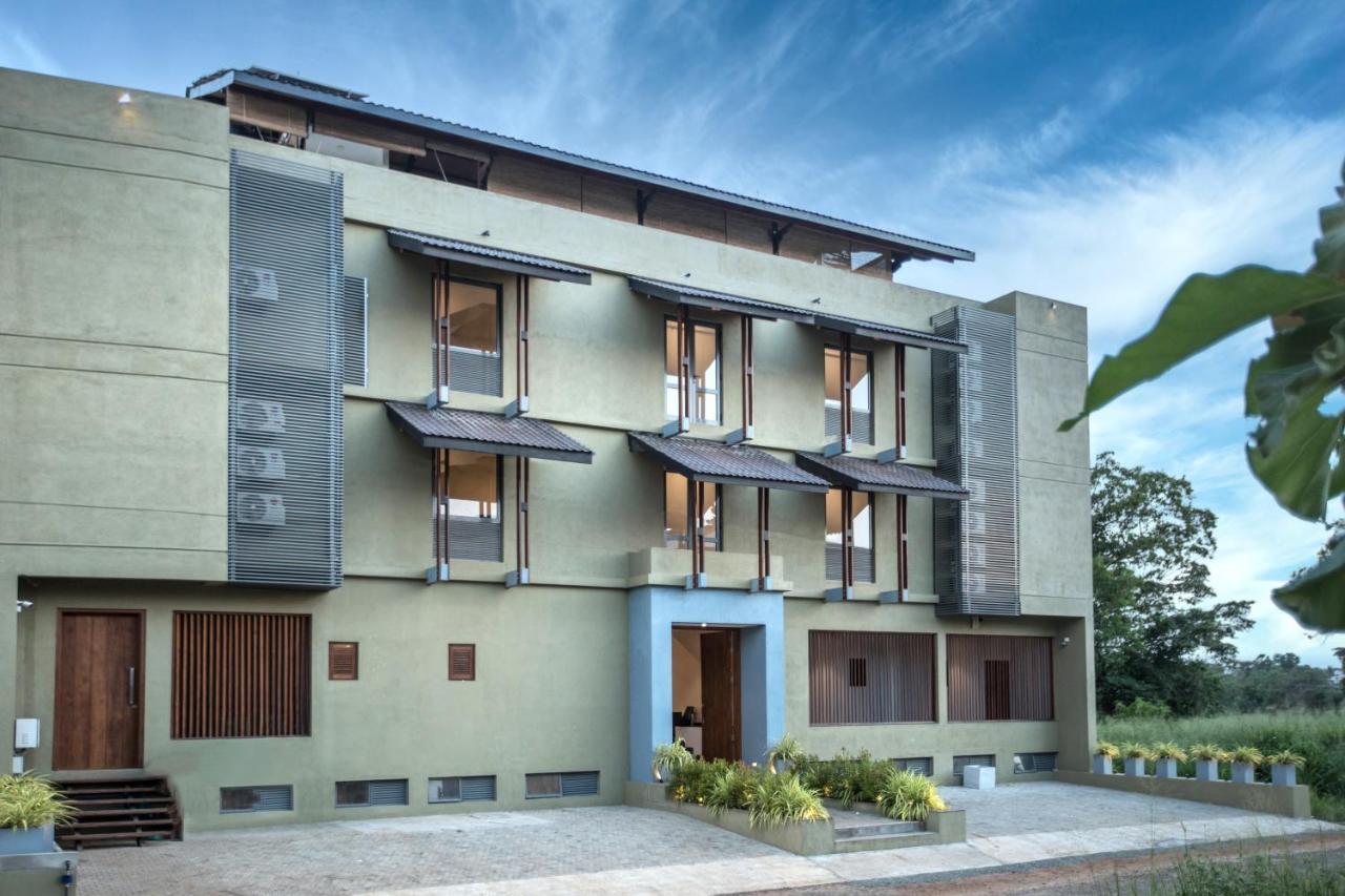 Earls Rajarata Hotell Anuradhapura Exteriör bild
