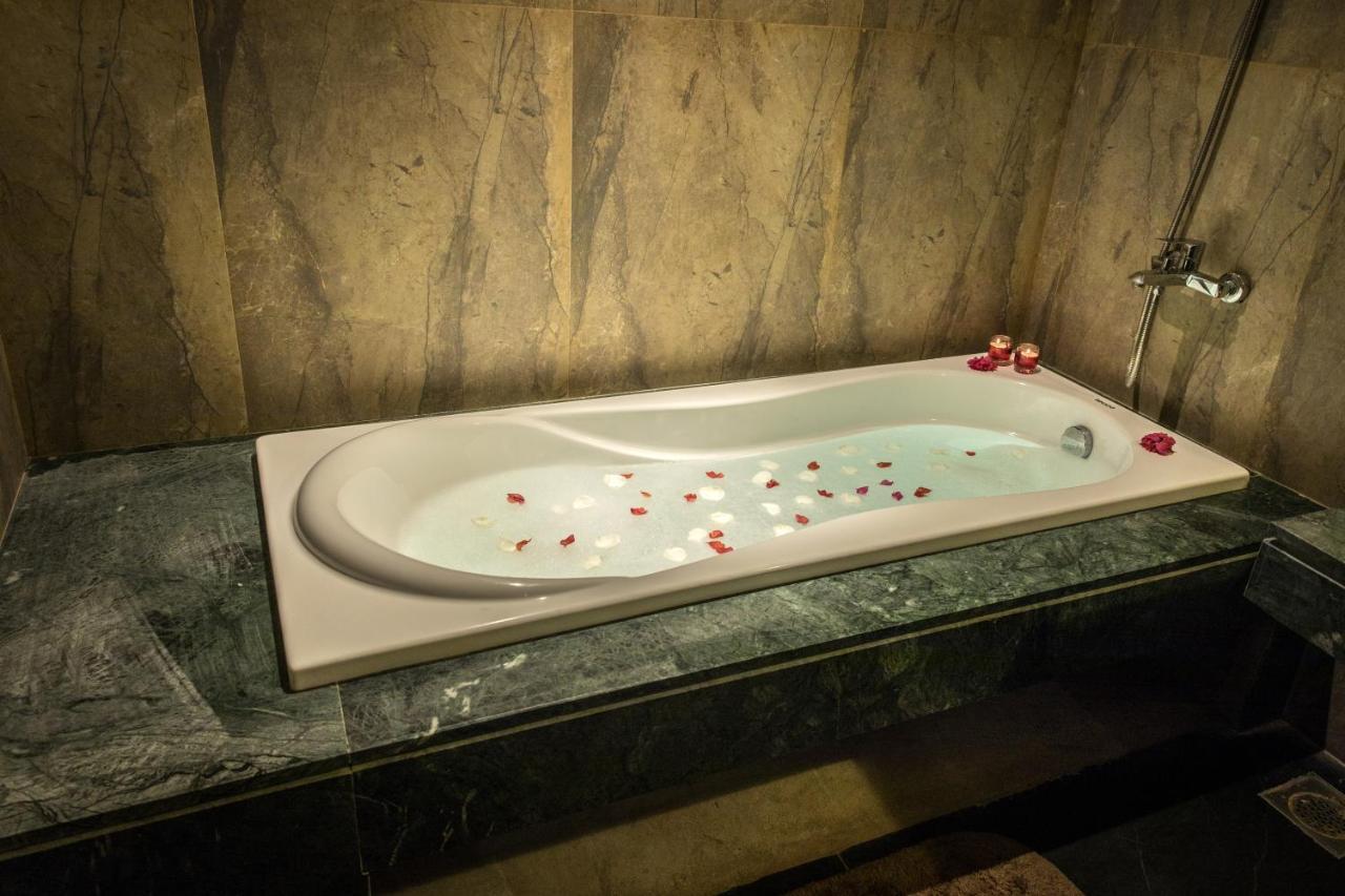 Earls Rajarata Hotell Anuradhapura Exteriör bild